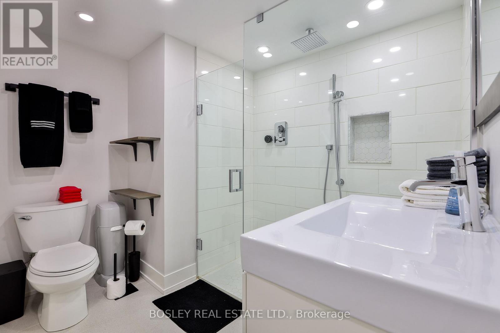 21 COURTLEIGH SQUARE - 30