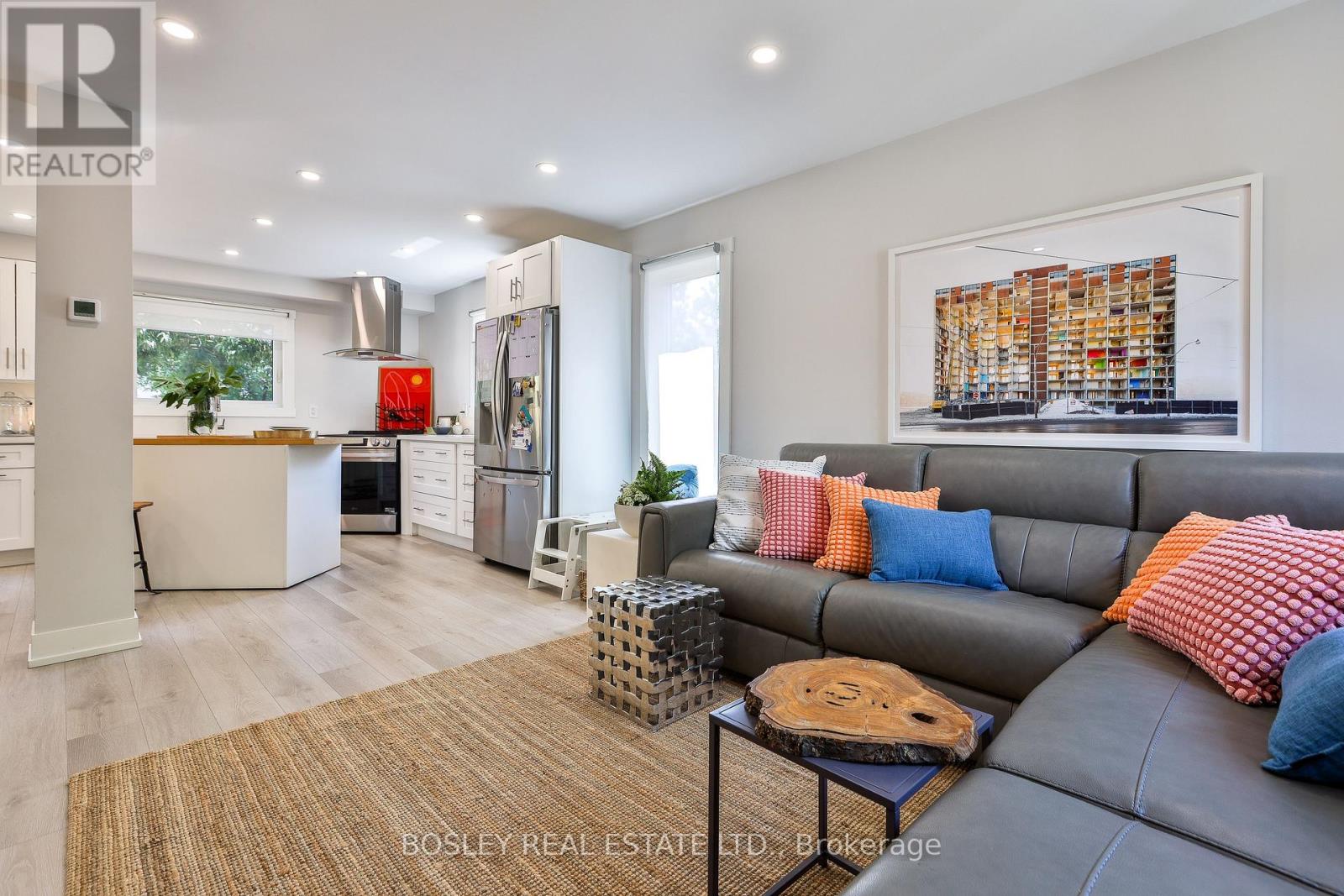 21 COURTLEIGH SQUARE - 6