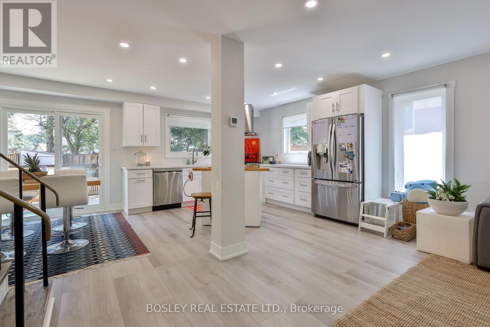 21 COURTLEIGH SQUARE - 8