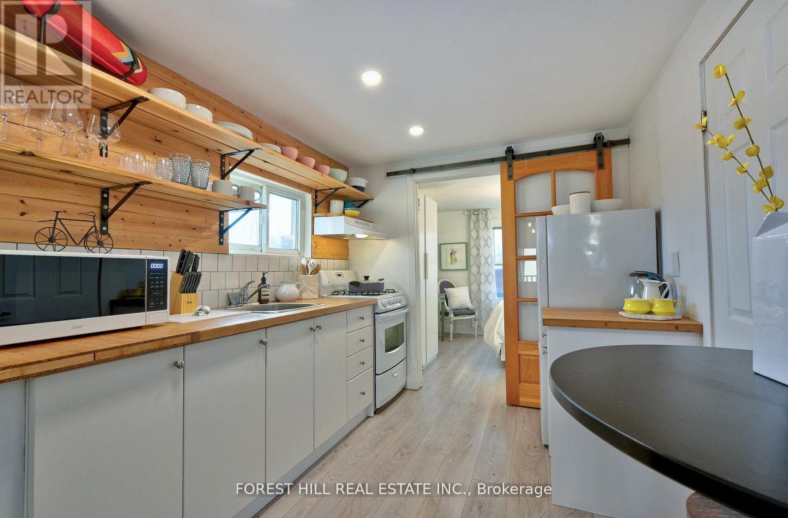 325 WESTMORELAND AVENUE N - 10