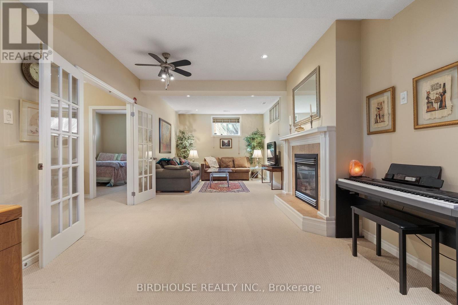 2309 SUMAC STREET - 34