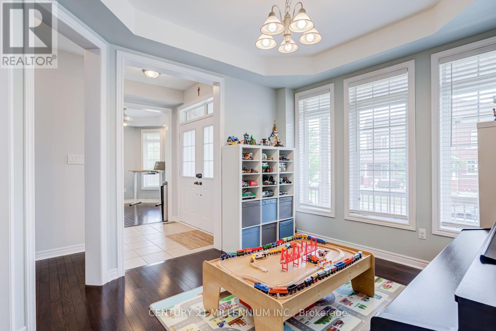 36 PLATFORM CRESCENT - 12