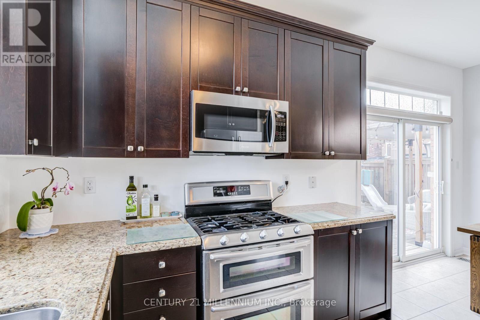 36 PLATFORM CRESCENT - 25