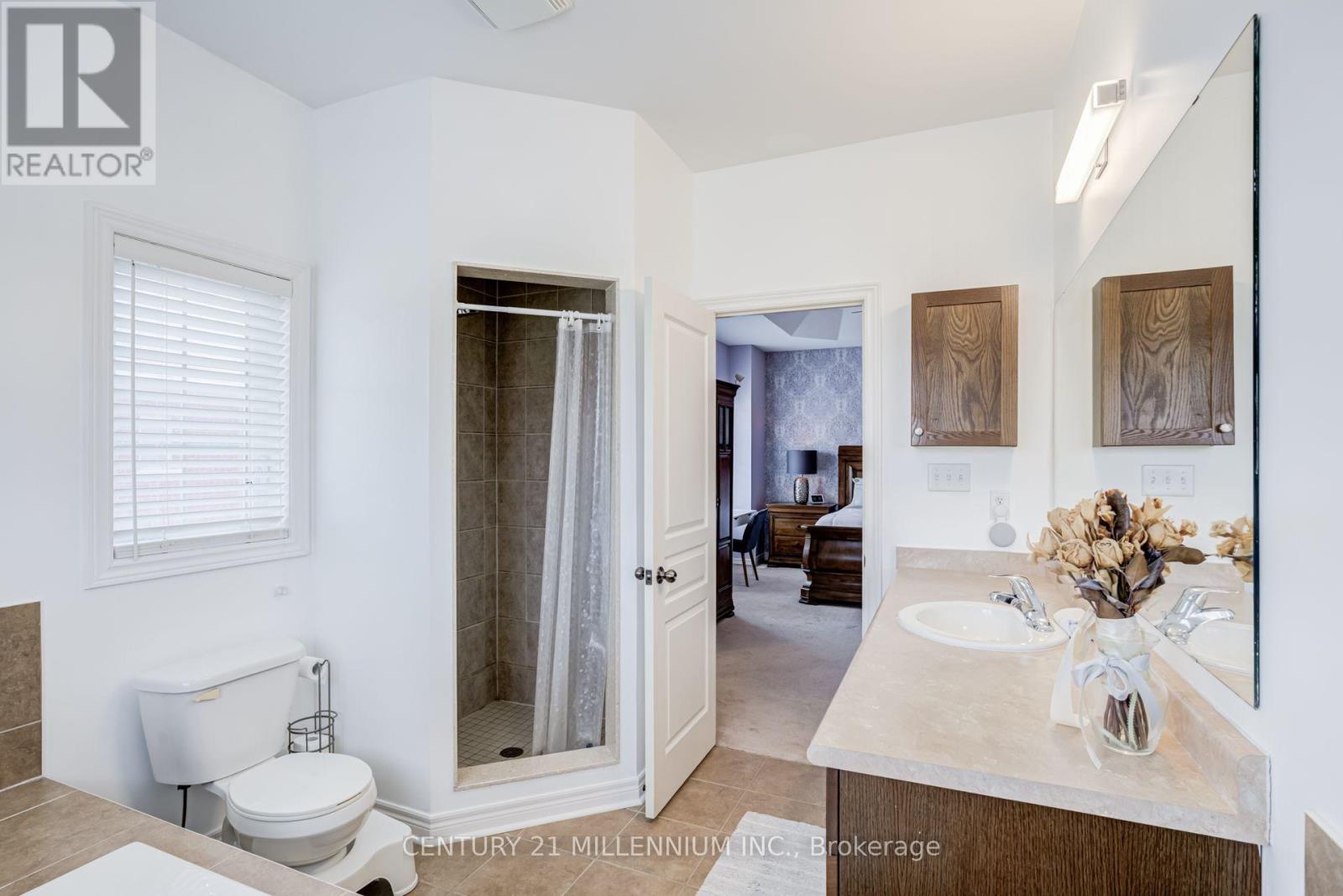36 PLATFORM CRESCENT - Image 32