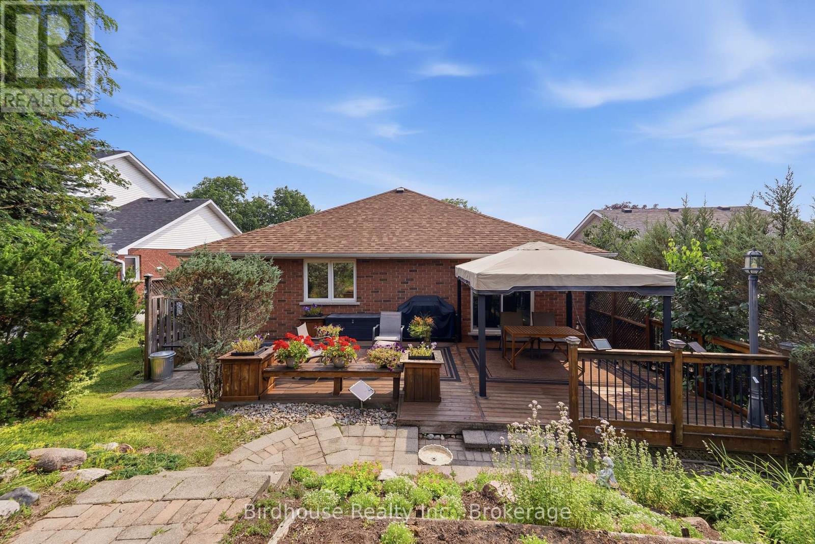 2309 SUMAC STREET - 47