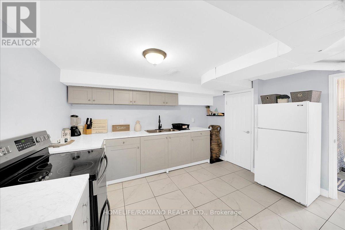 5 CUFFLEY CRESCENT S - 24