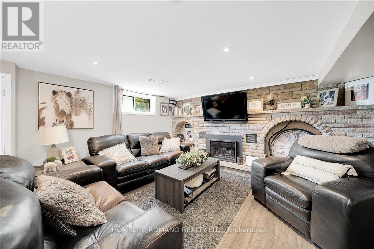 5 CUFFLEY CRESCENT S - 27