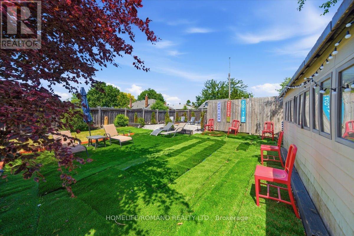 5 CUFFLEY CRESCENT S - 42