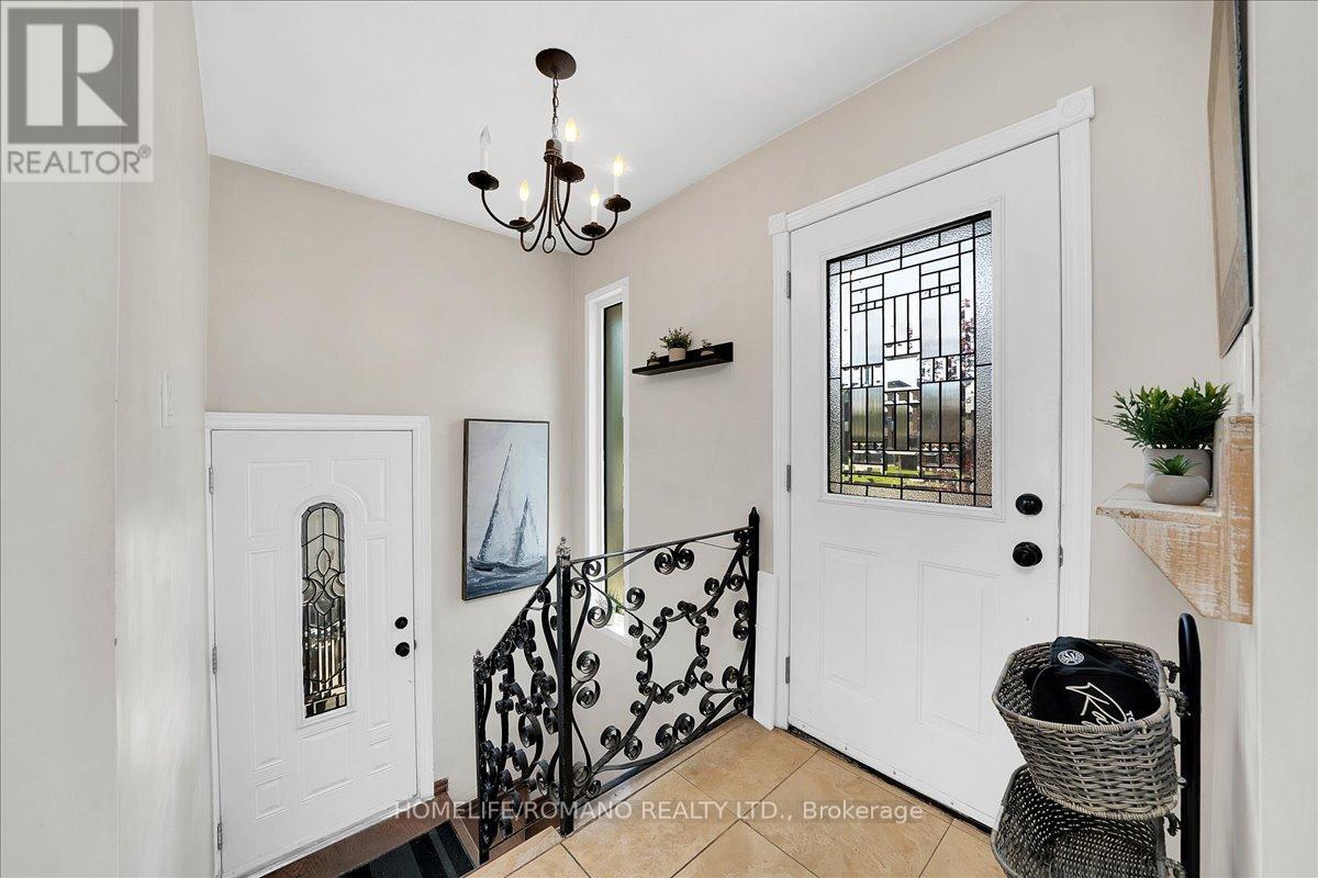 5 CUFFLEY CRESCENT S - 6