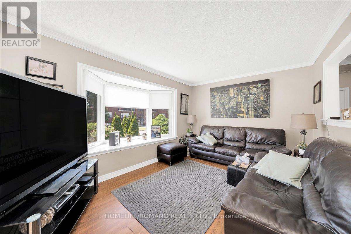 5 CUFFLEY CRESCENT S - 8