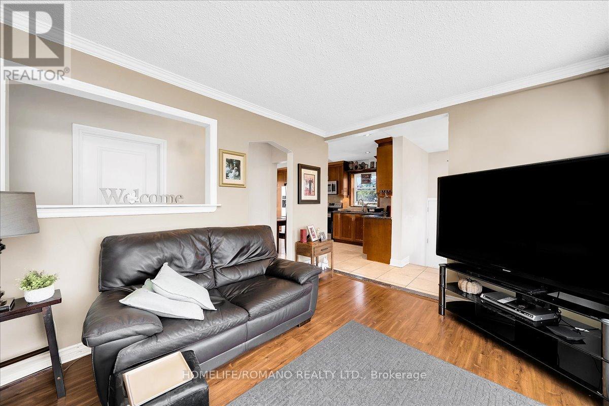 5 CUFFLEY CRESCENT S - 9