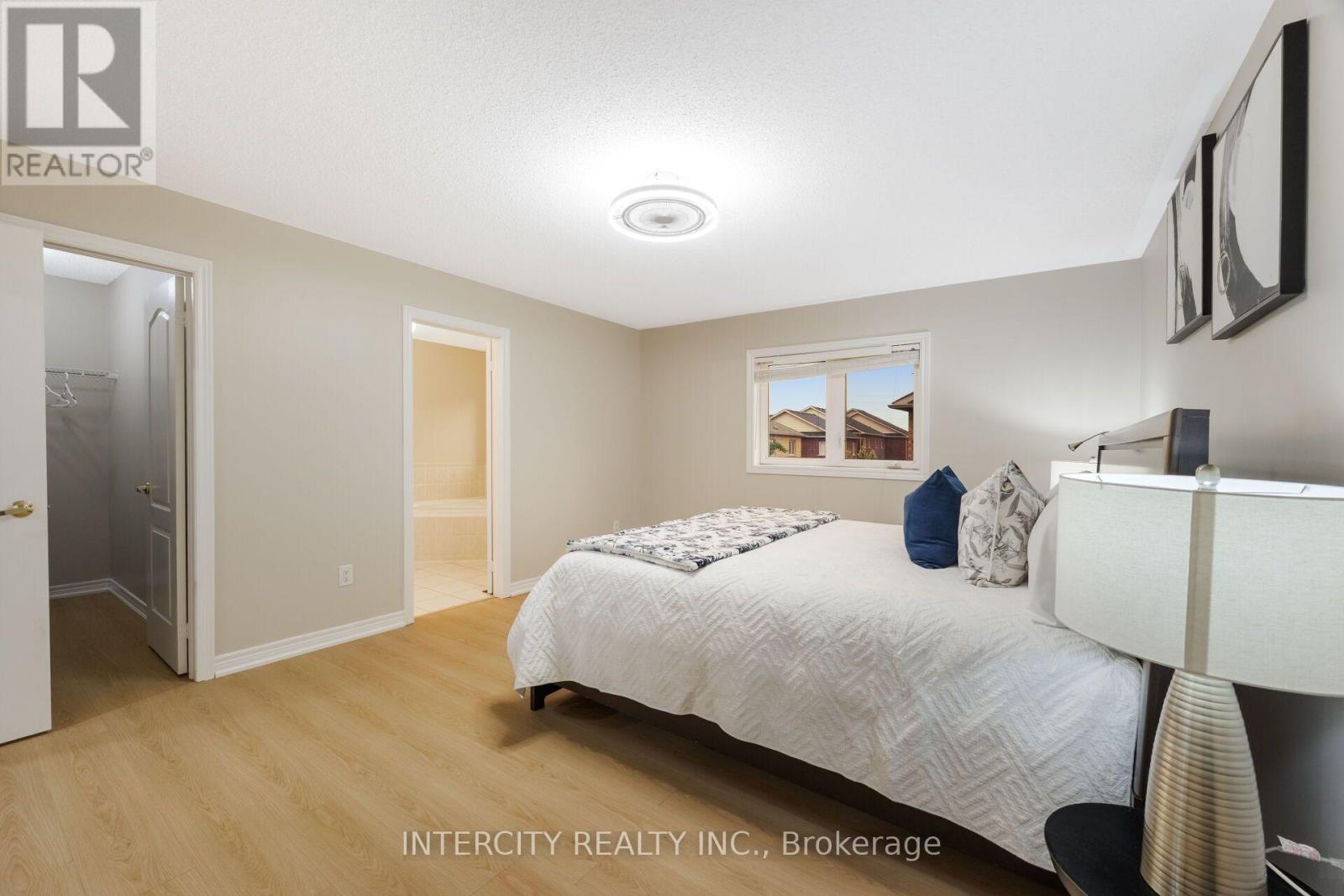 162 HOLMES CRESCENT - Image 28