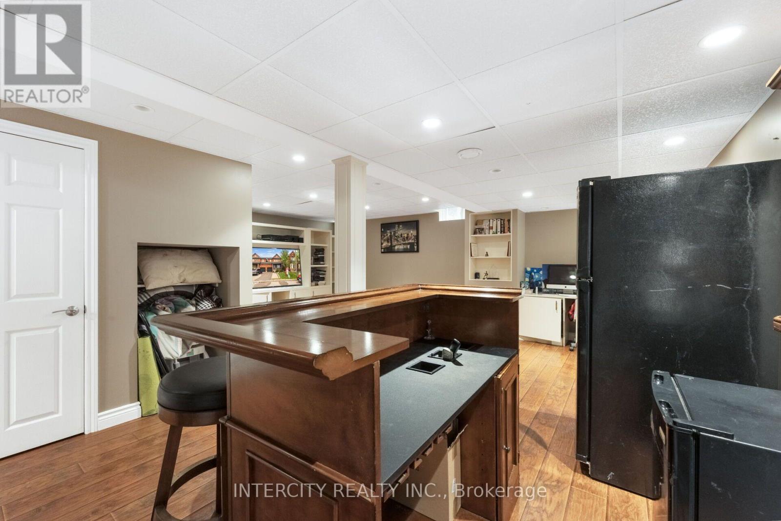 162 HOLMES CRESCENT - Image 44