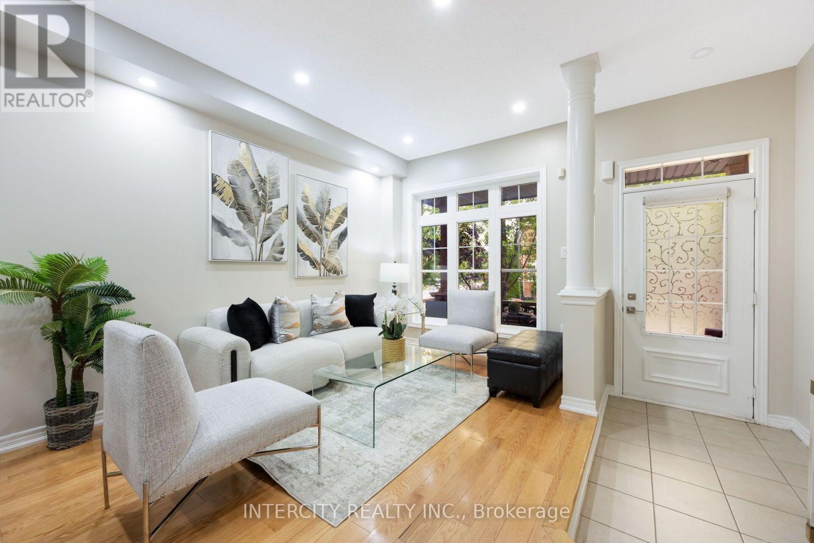 162 HOLMES CRESCENT - Image 8