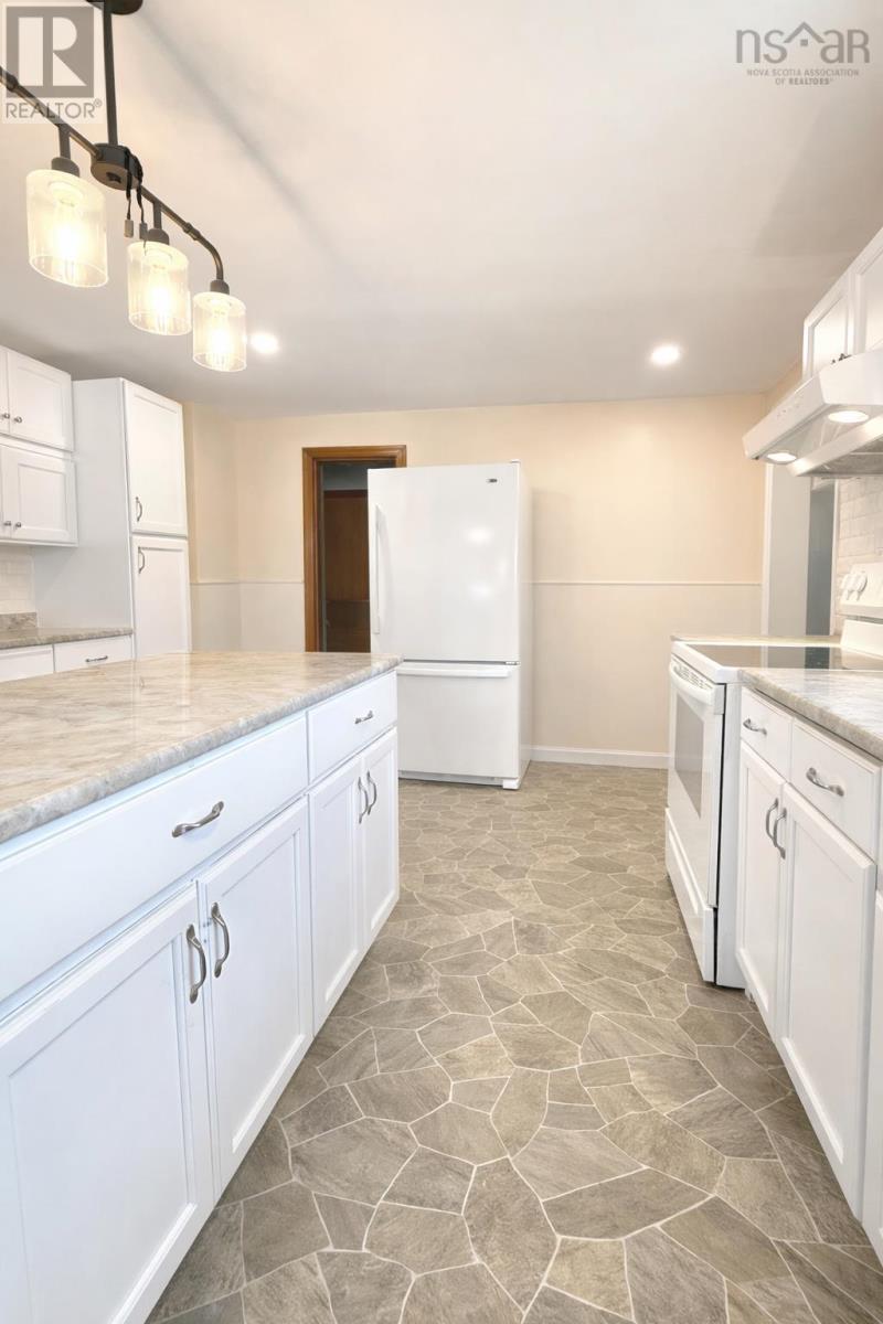 2252 Highway 1 - 5