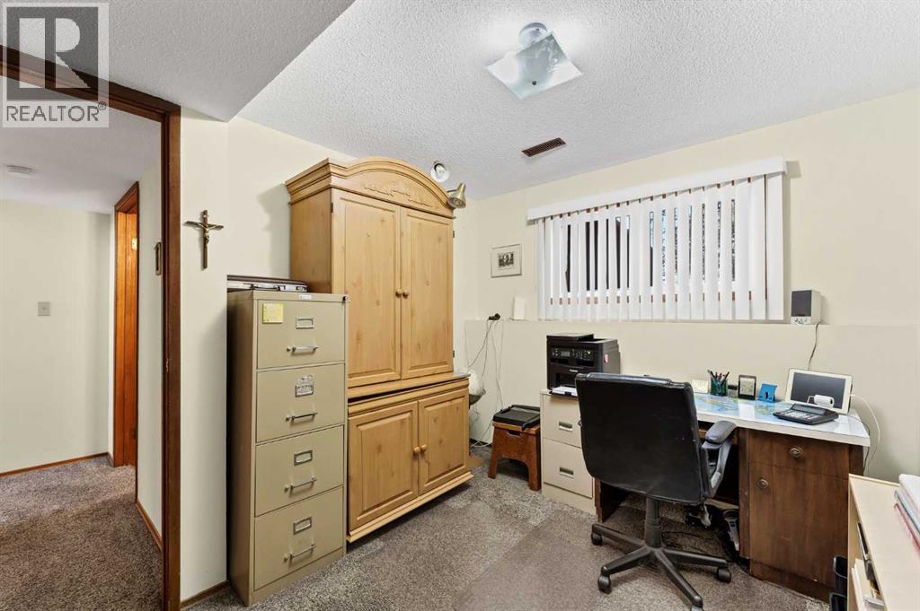288 Ross Glen Drive SE - Image 30