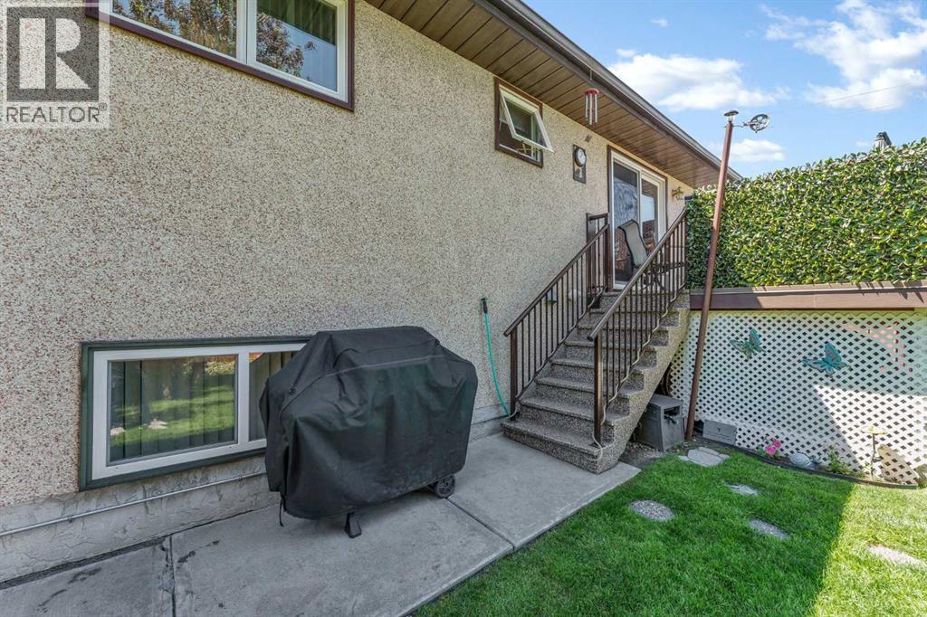 288 Ross Glen Drive SE - Image 45