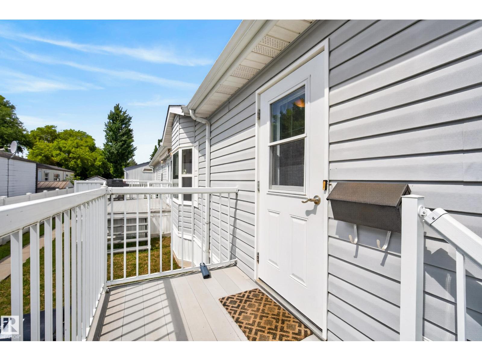 547 Evergreen Park NW - 4