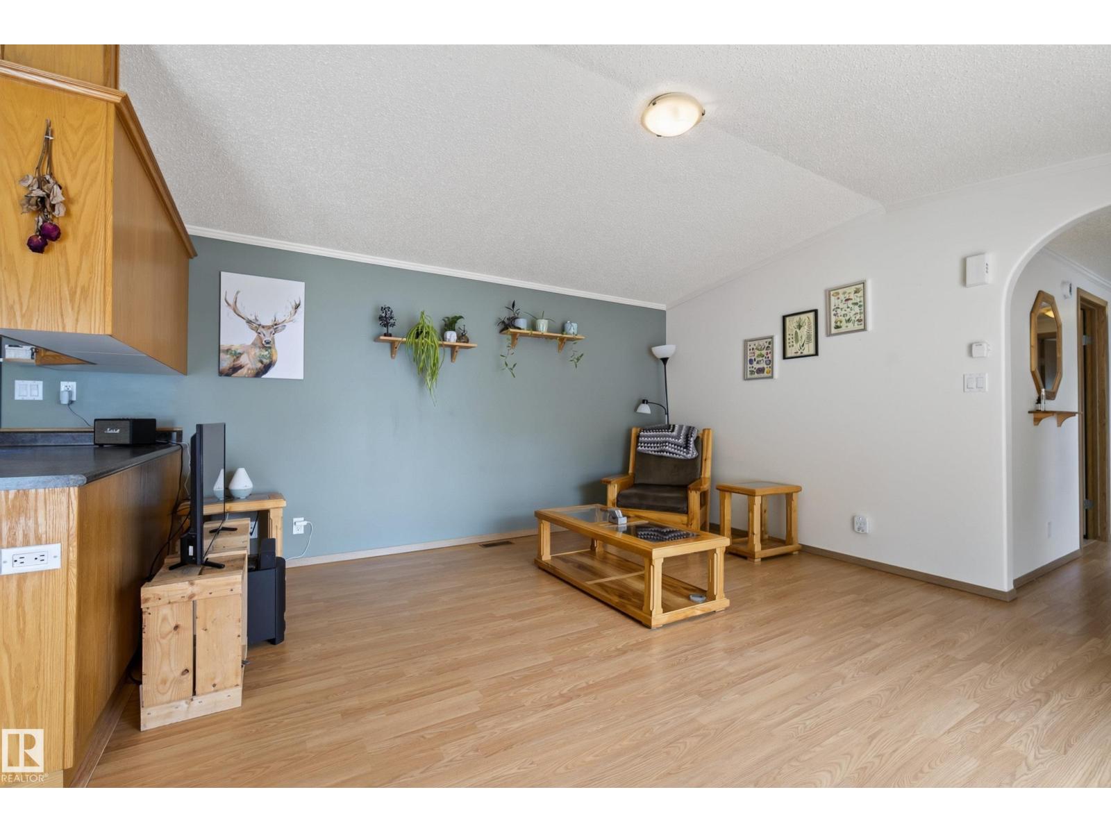 547 Evergreen Park NW - 8