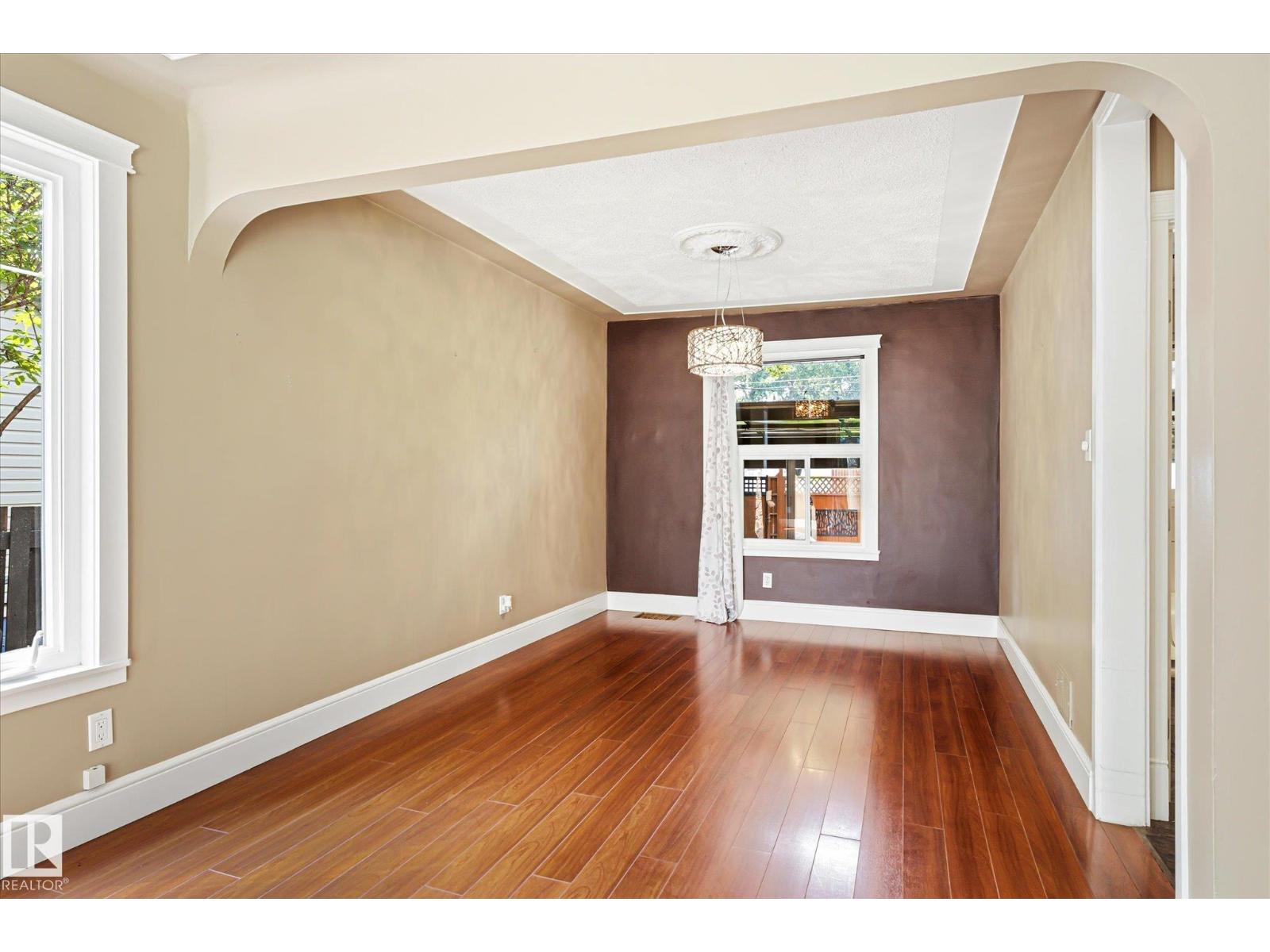 11322 56 ST NW - 9