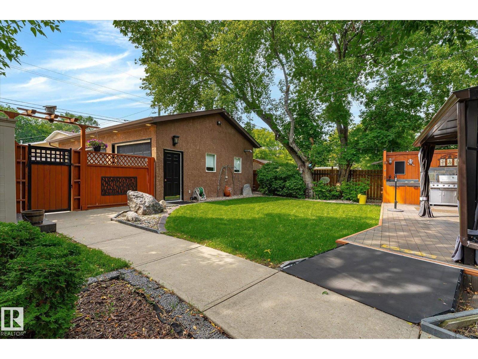 11322 56 ST NW - 42