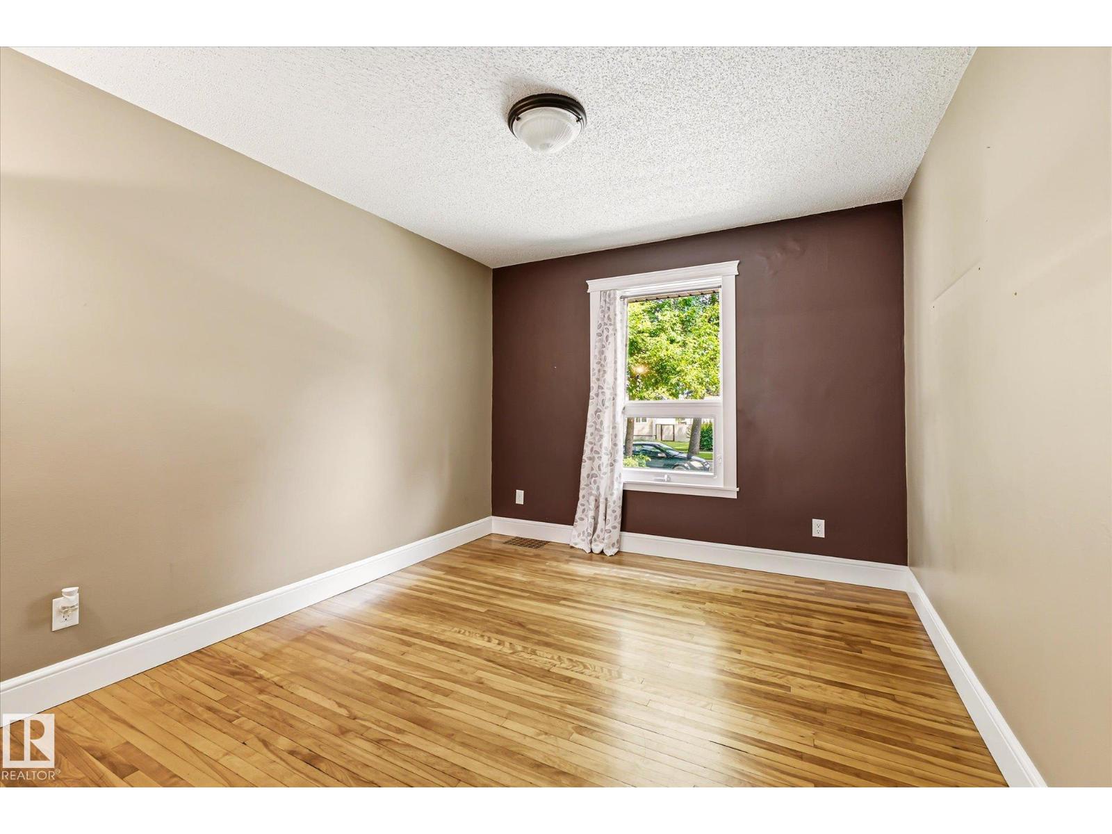 11322 56 ST NW - 15