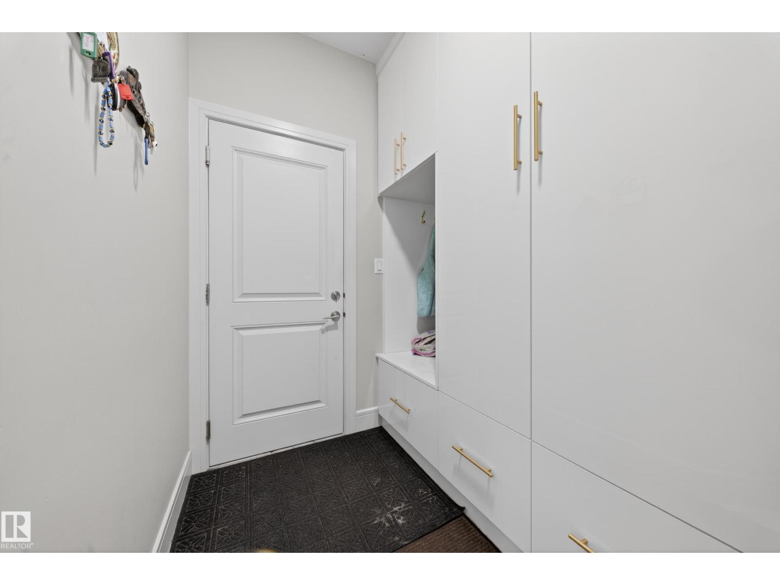 1927 18 ST NW - 20