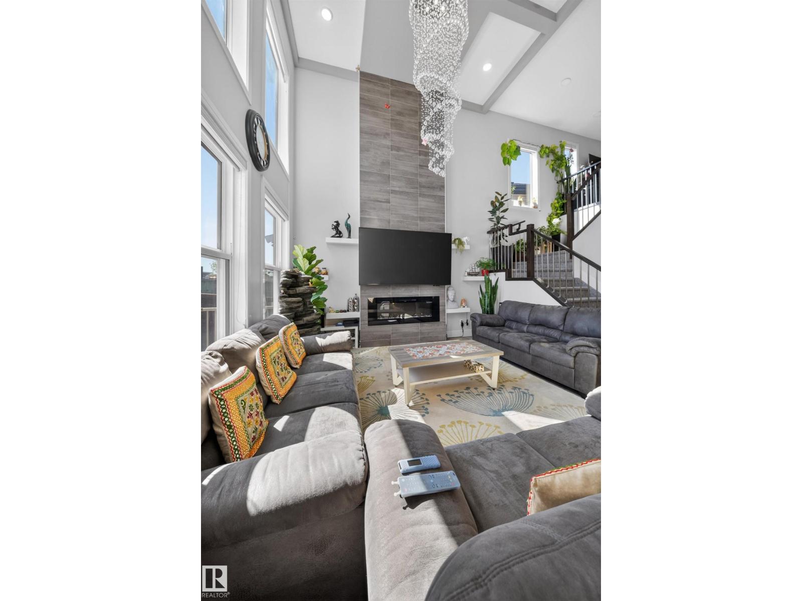 1927 18 ST NW - 23