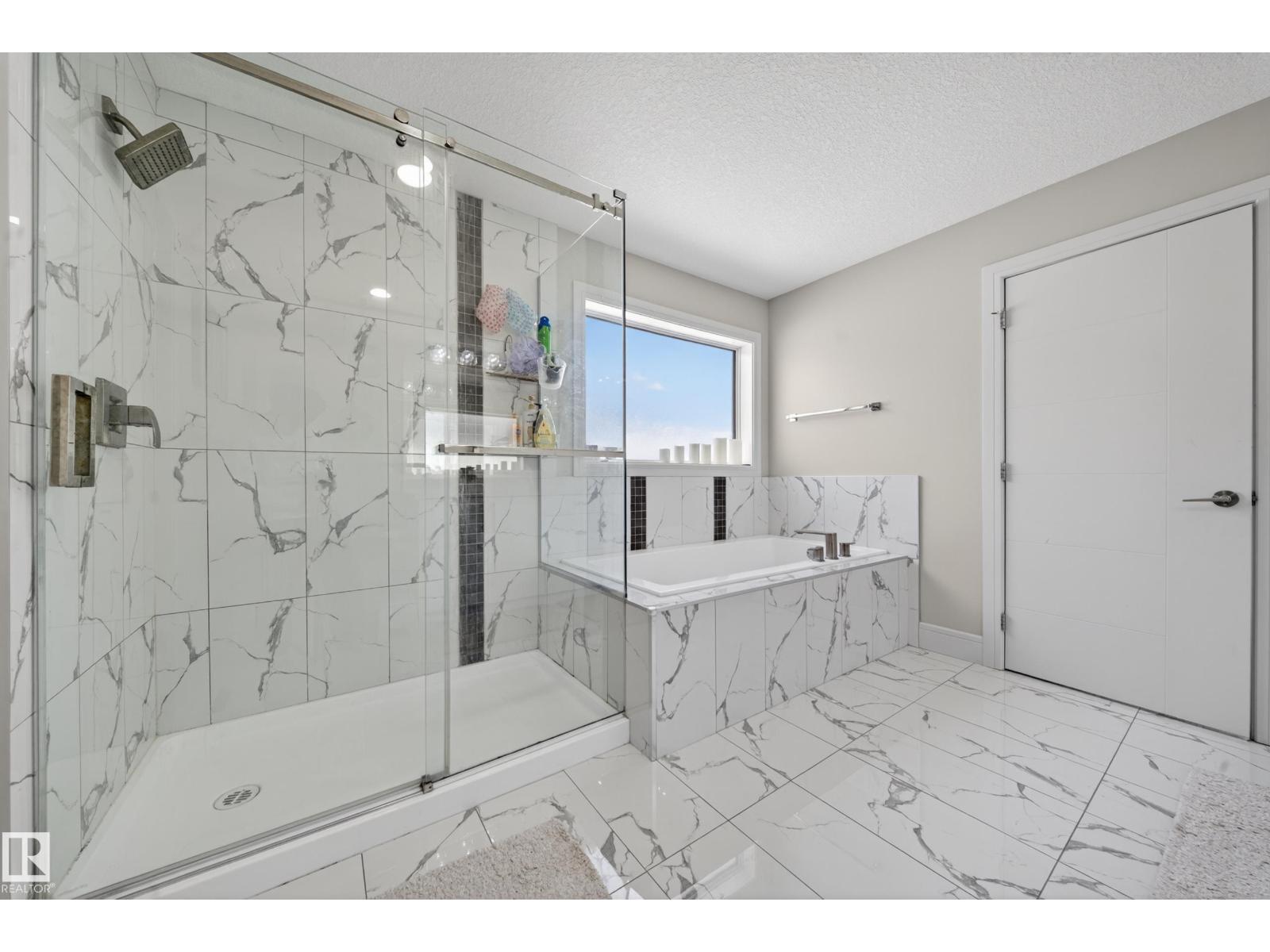 1927 18 ST NW - 30