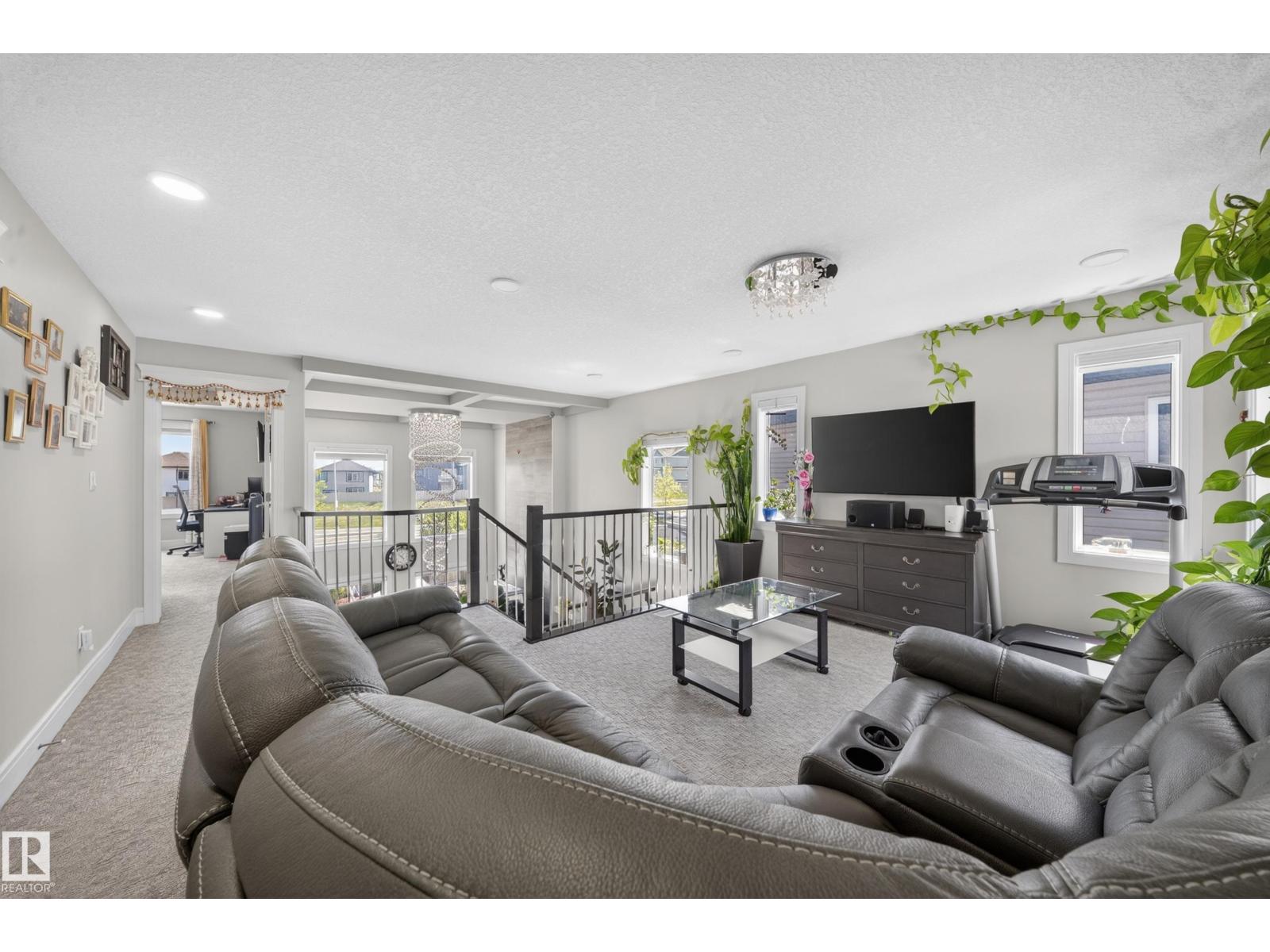 1927 18 ST NW - 37