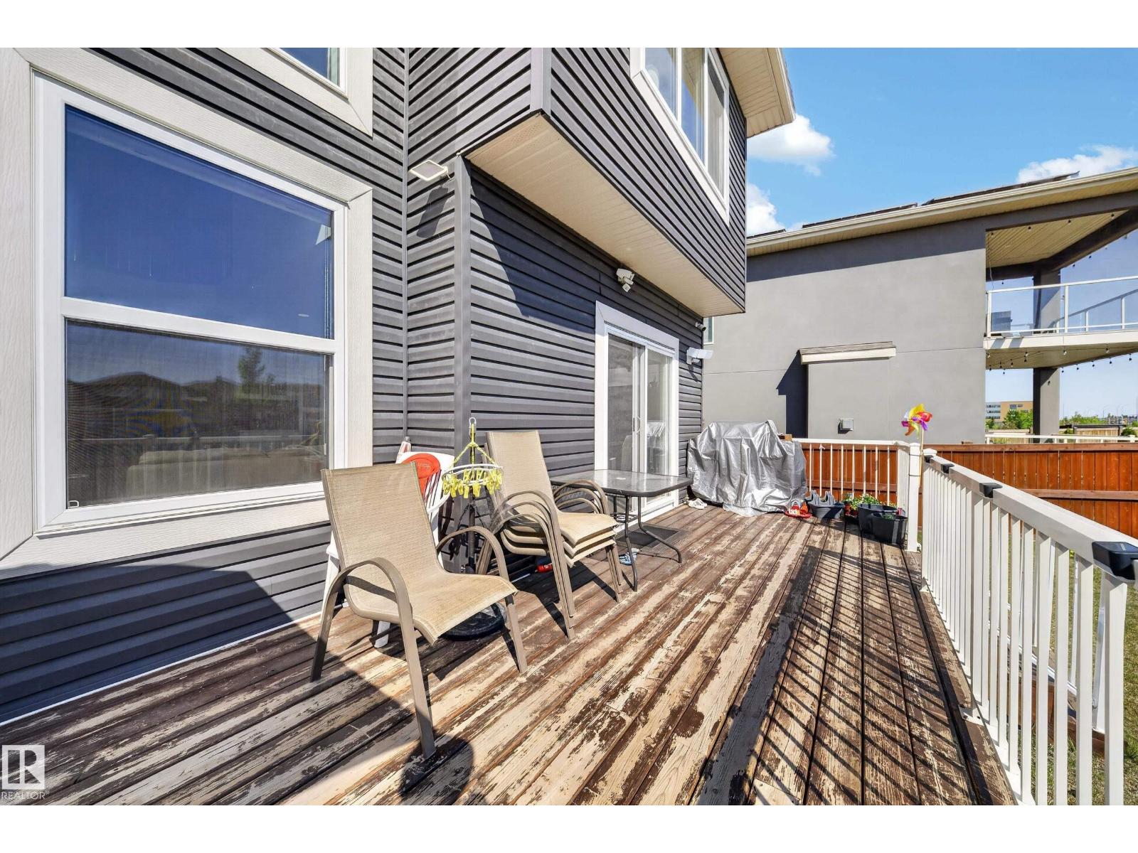 1927 18 ST NW - 22