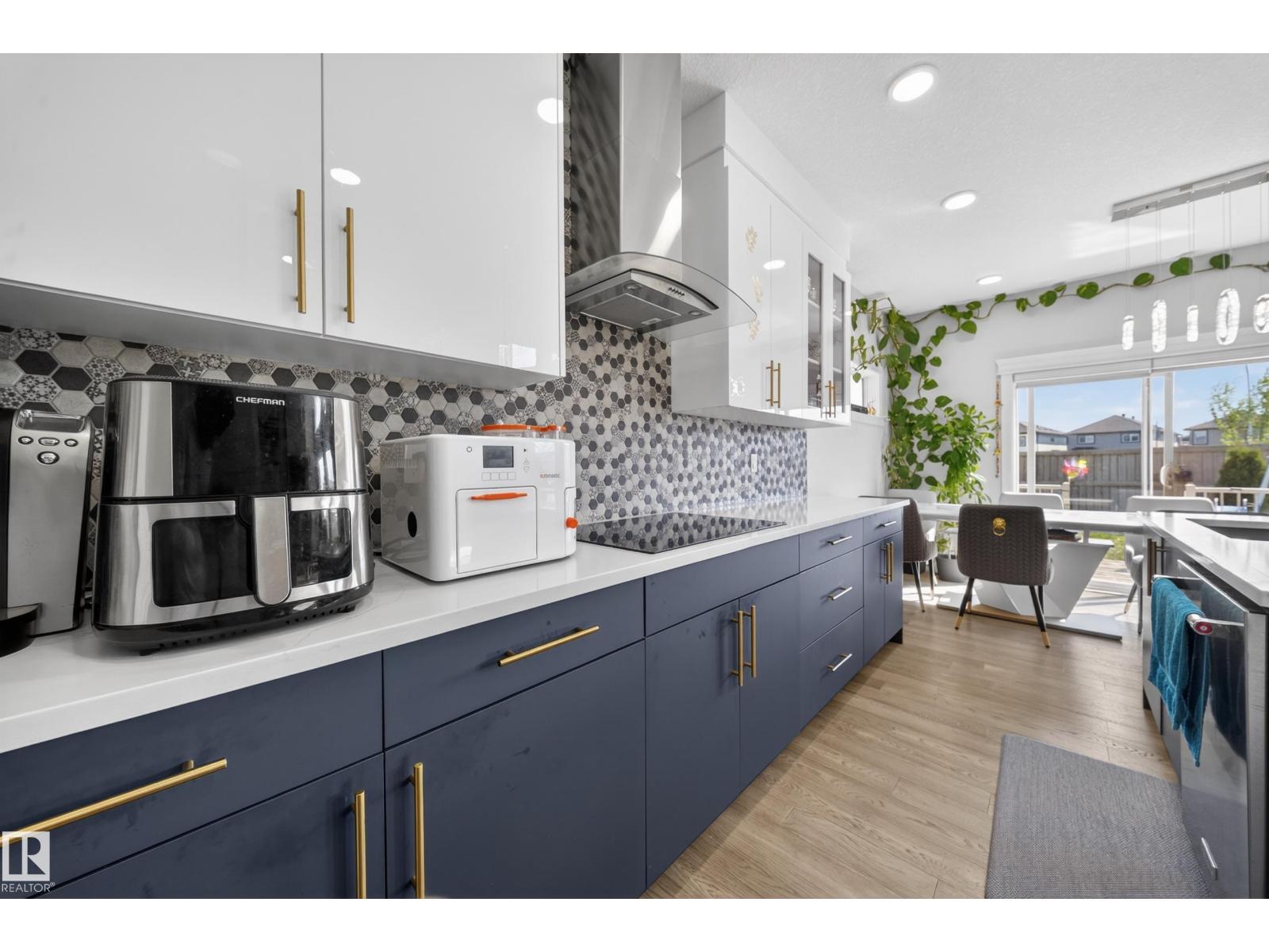 1927 18 ST NW - 11