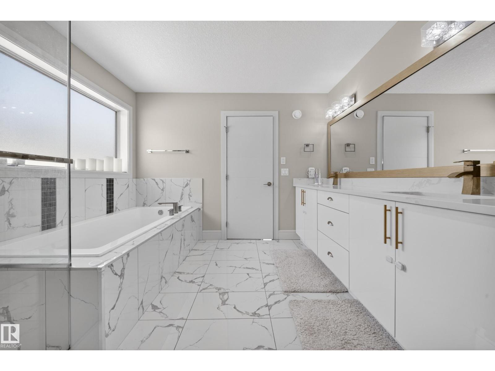 1927 18 ST NW - 31