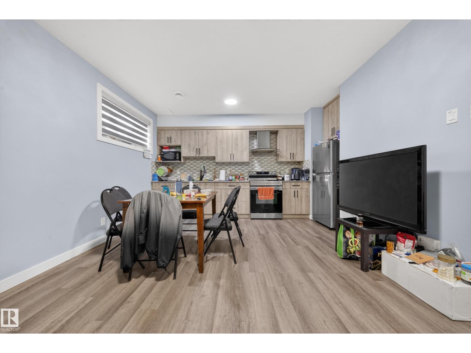 1927 18 ST NW - 48