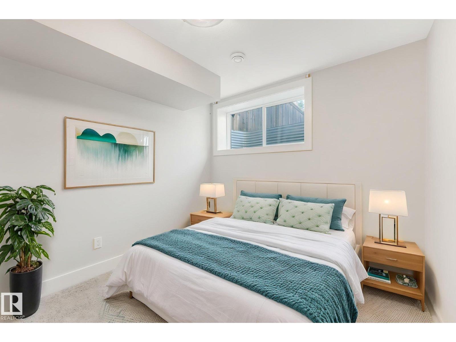 10433 70 AV NW - 51