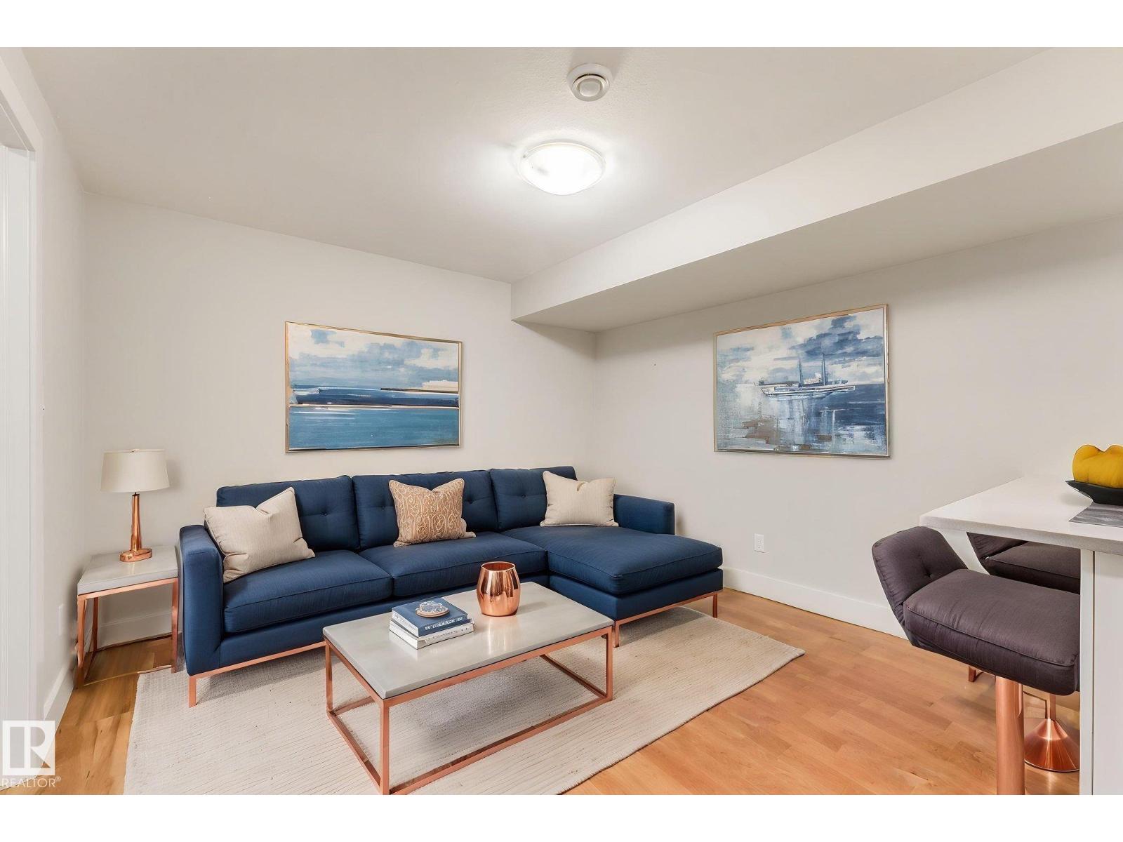 10433 70 AV NW - 40