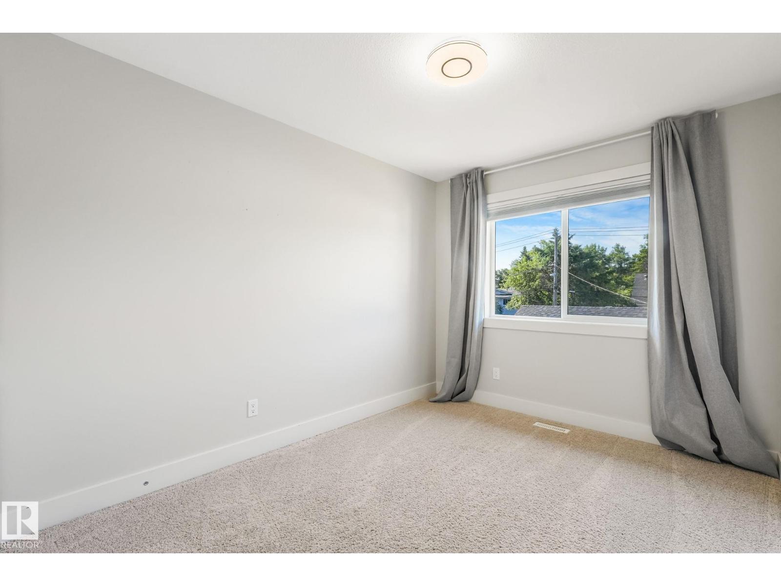 10433 70 AV NW - 29