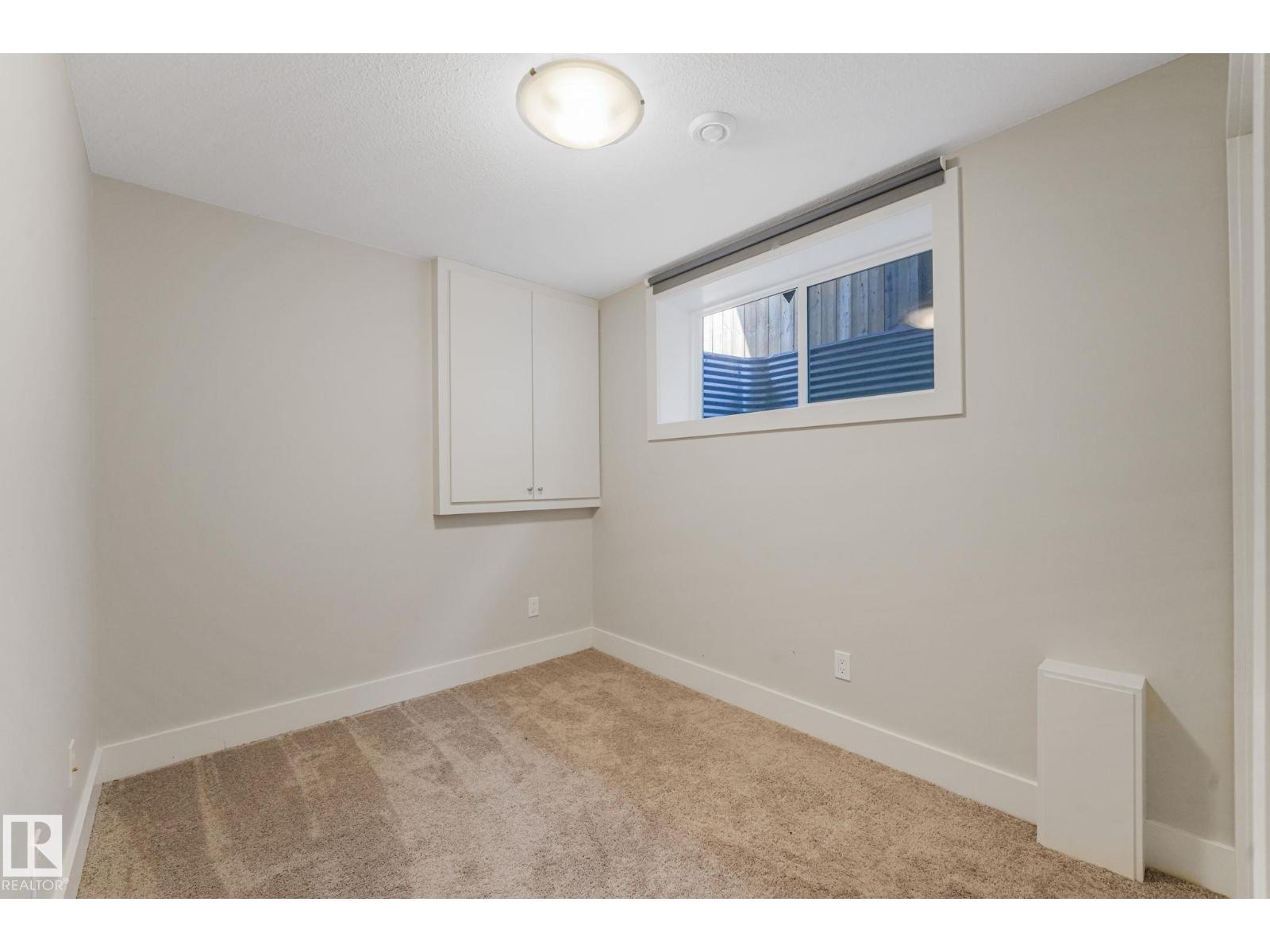 10433 70 AV NW - 49