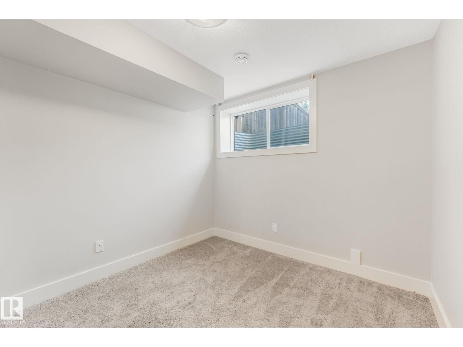 10433 70 AV NW - 52