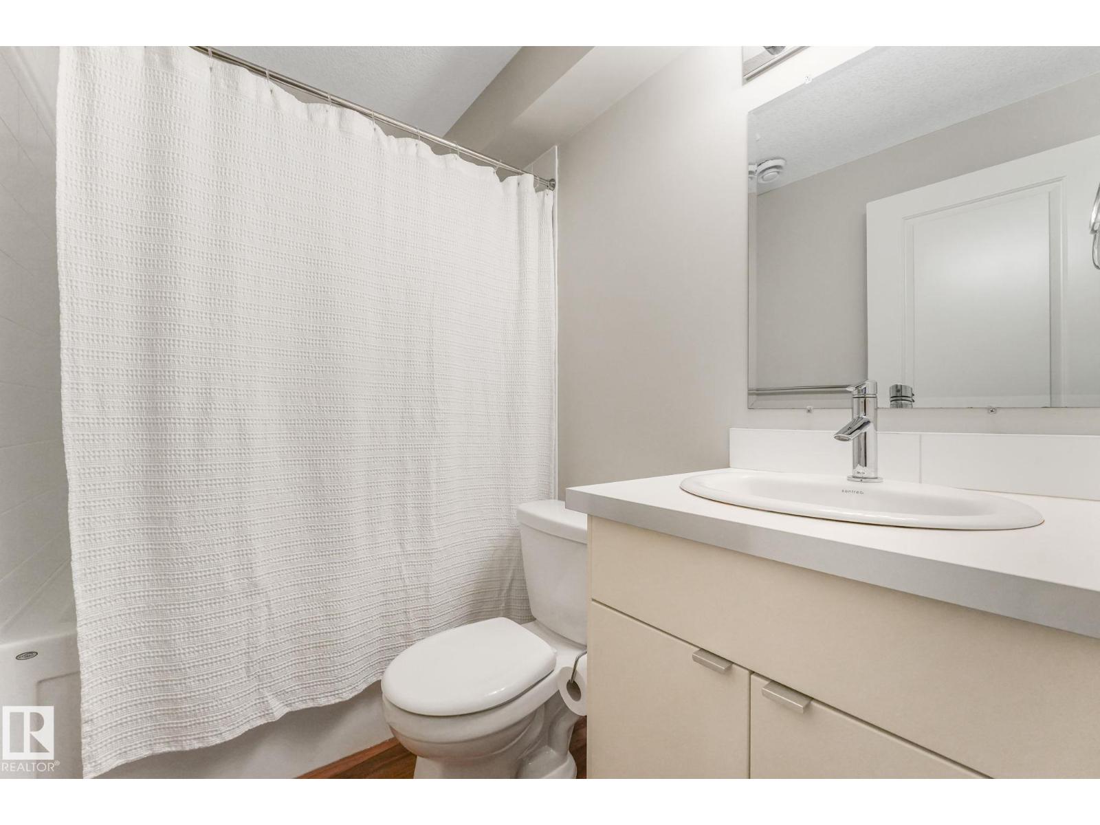 10433 70 AV NW - 54