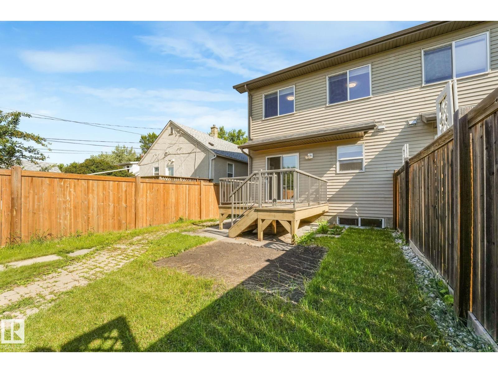 10433 70 AV NW - 62