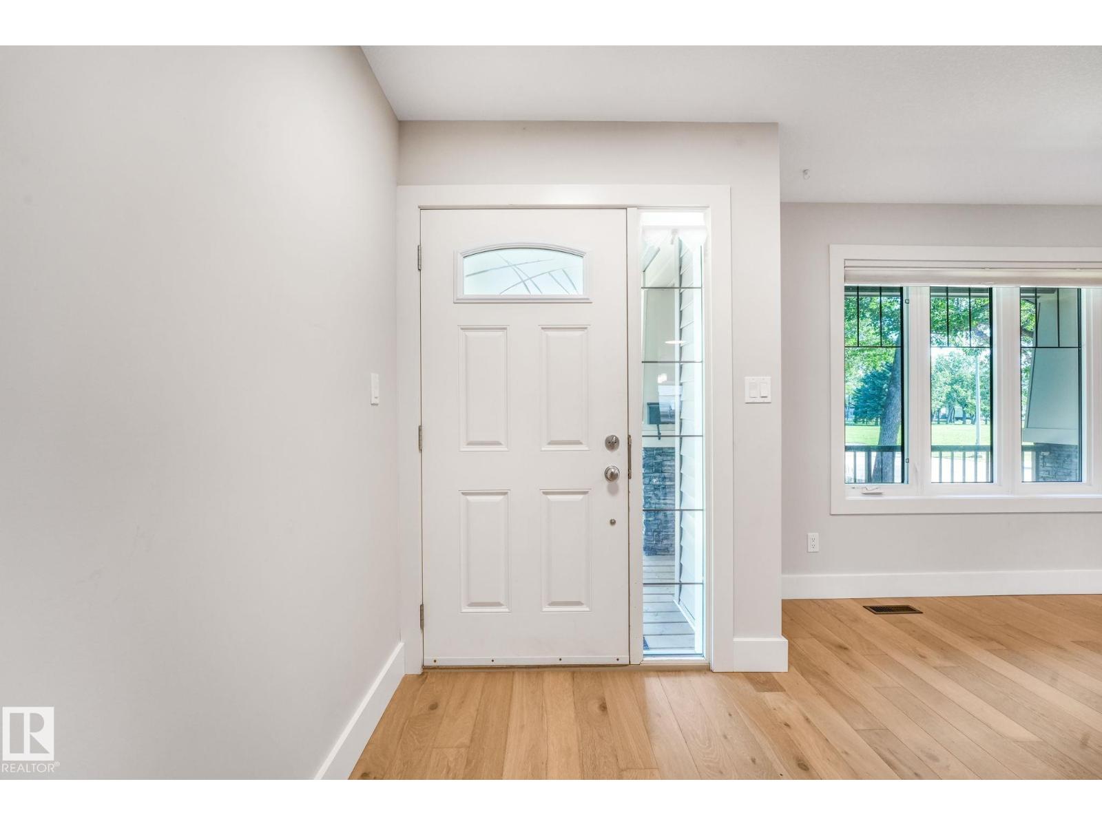 10433 70 AV NW - 19