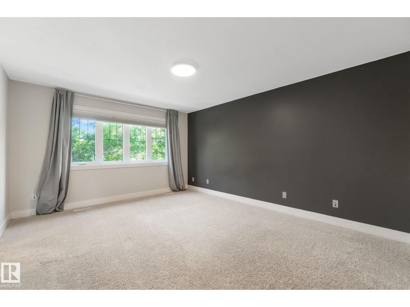 10433 70 AV NW - 22