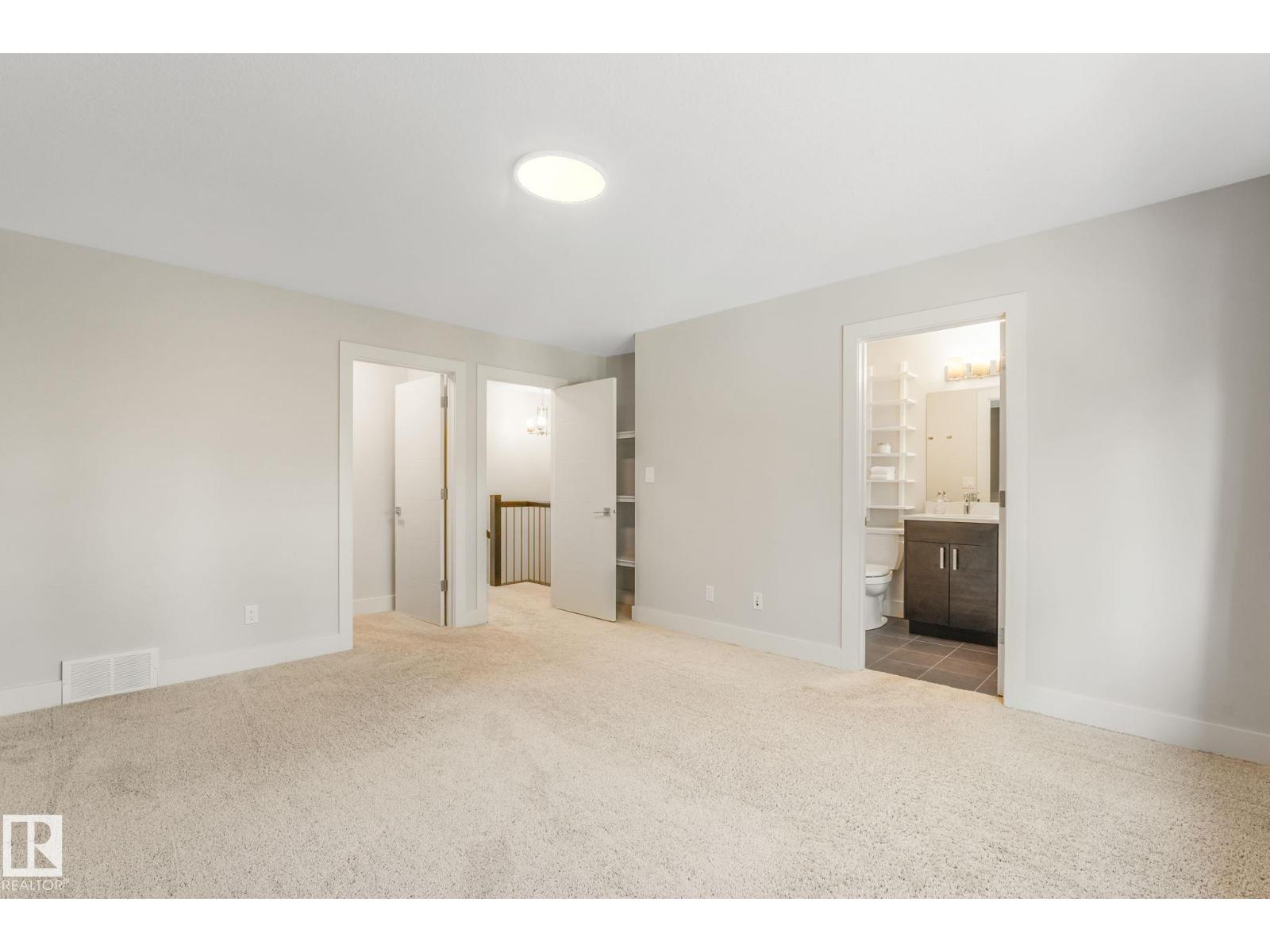 10433 70 AV NW - 23