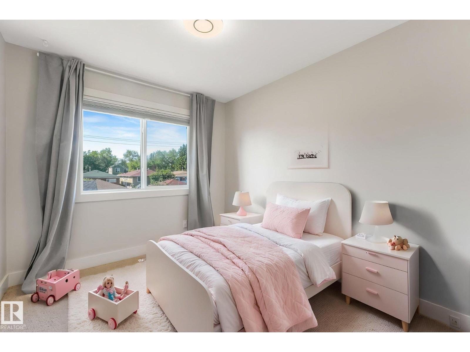 10433 70 AV NW - 31