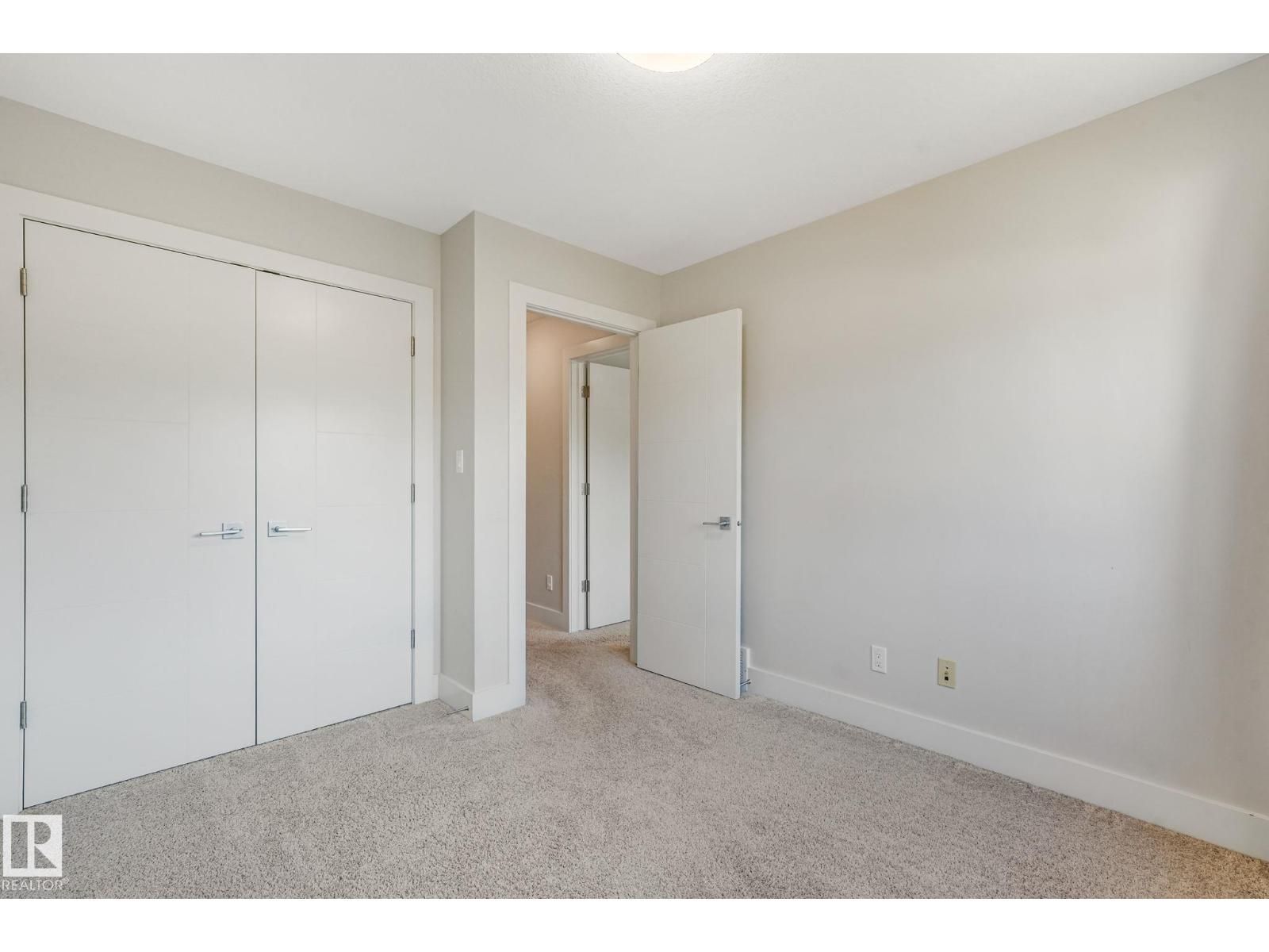 10433 70 AV NW - 33