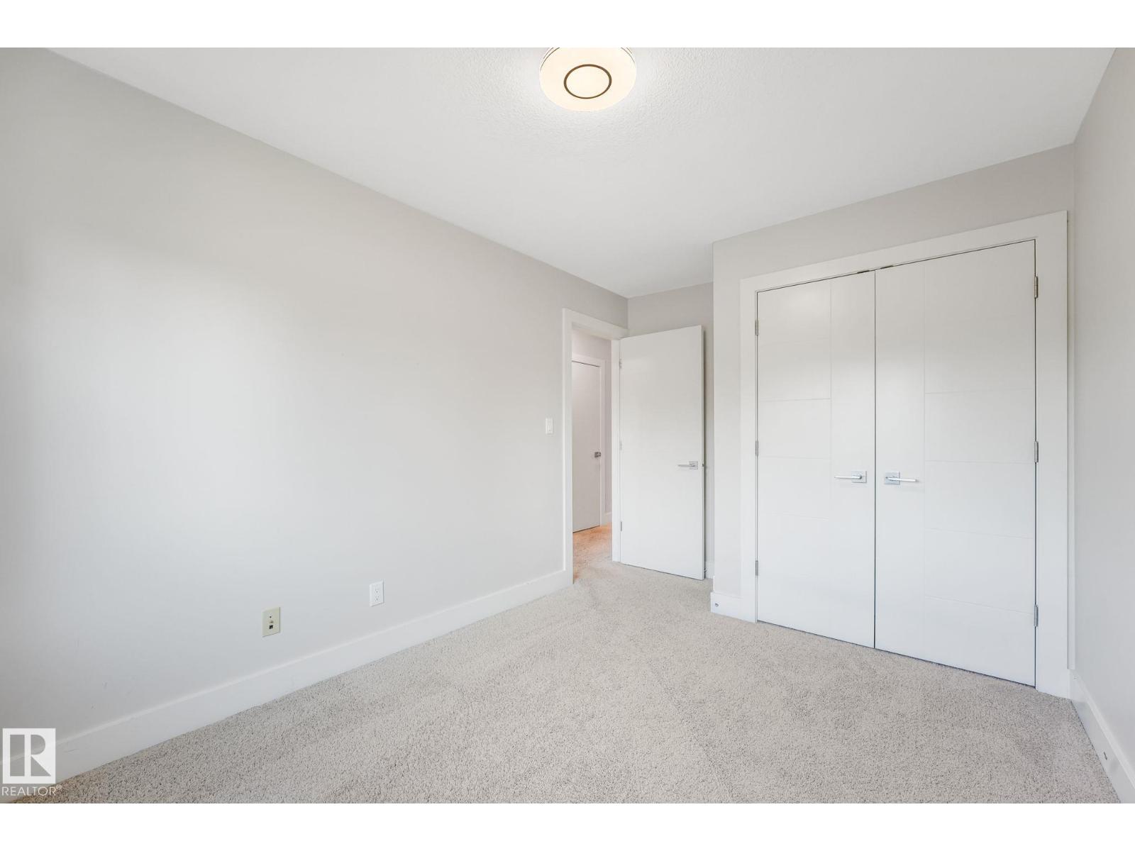 10433 70 AV NW - 53
