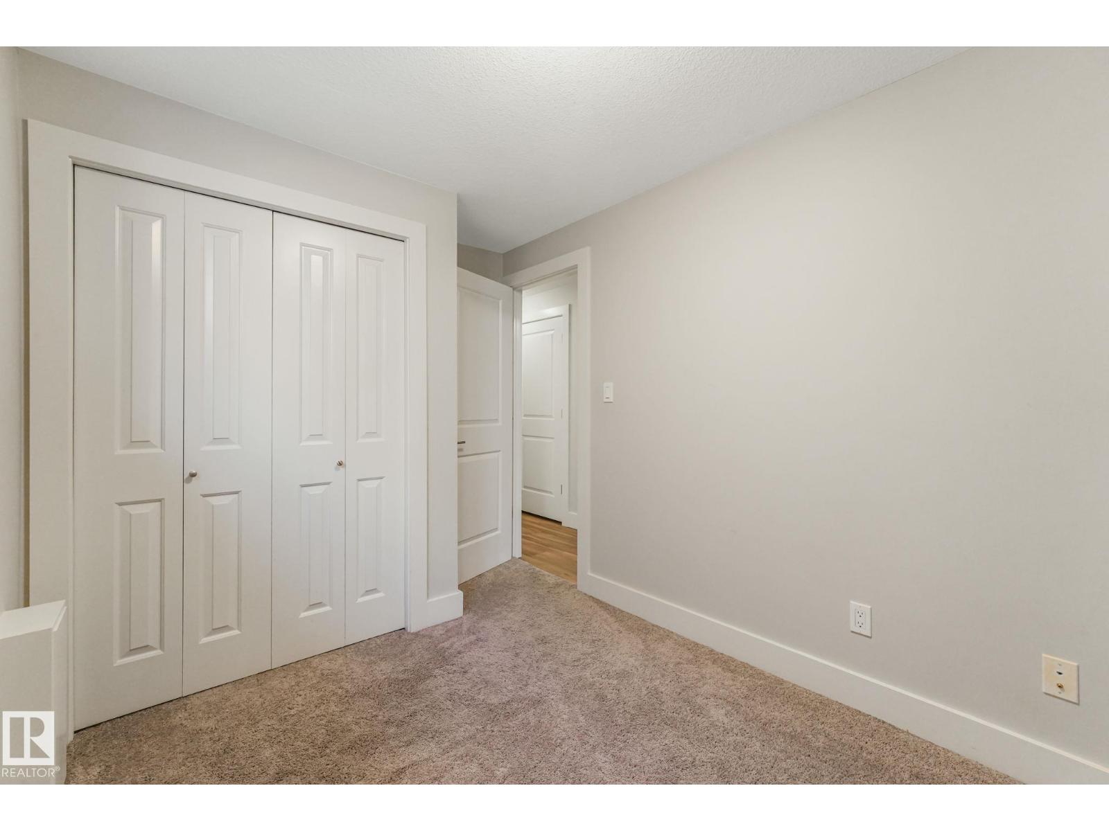 10433 70 AV NW - 50