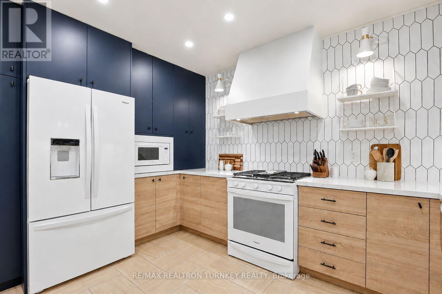 818 EXCELLER CIRCLE - 13