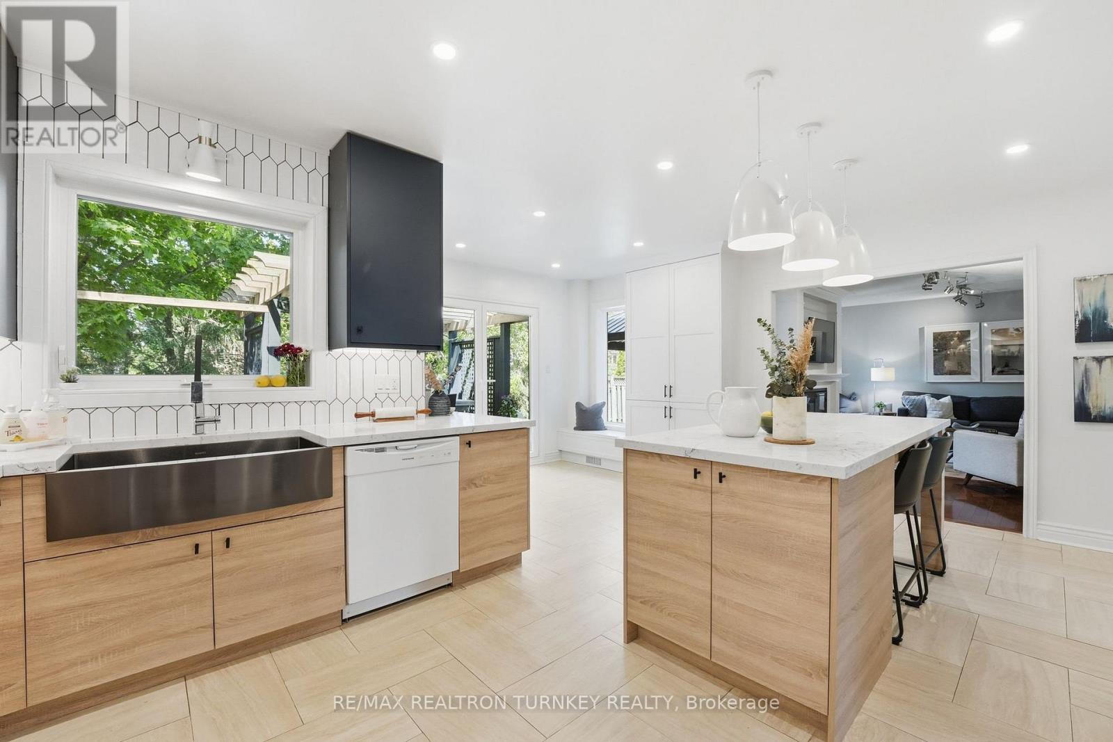 818 EXCELLER CIRCLE - 2